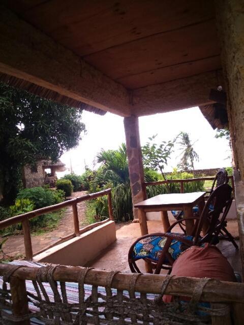 Lodge Mango Kenya Kisimachande